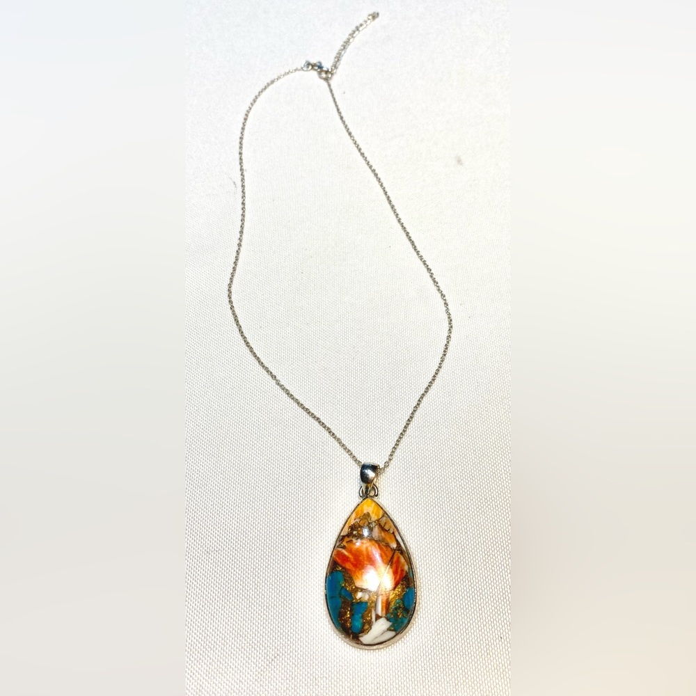 Necklace STERLING SILVER 925 SPINY
OYSTER TUROUOISE
PENDANT 1.75” Chain 8”